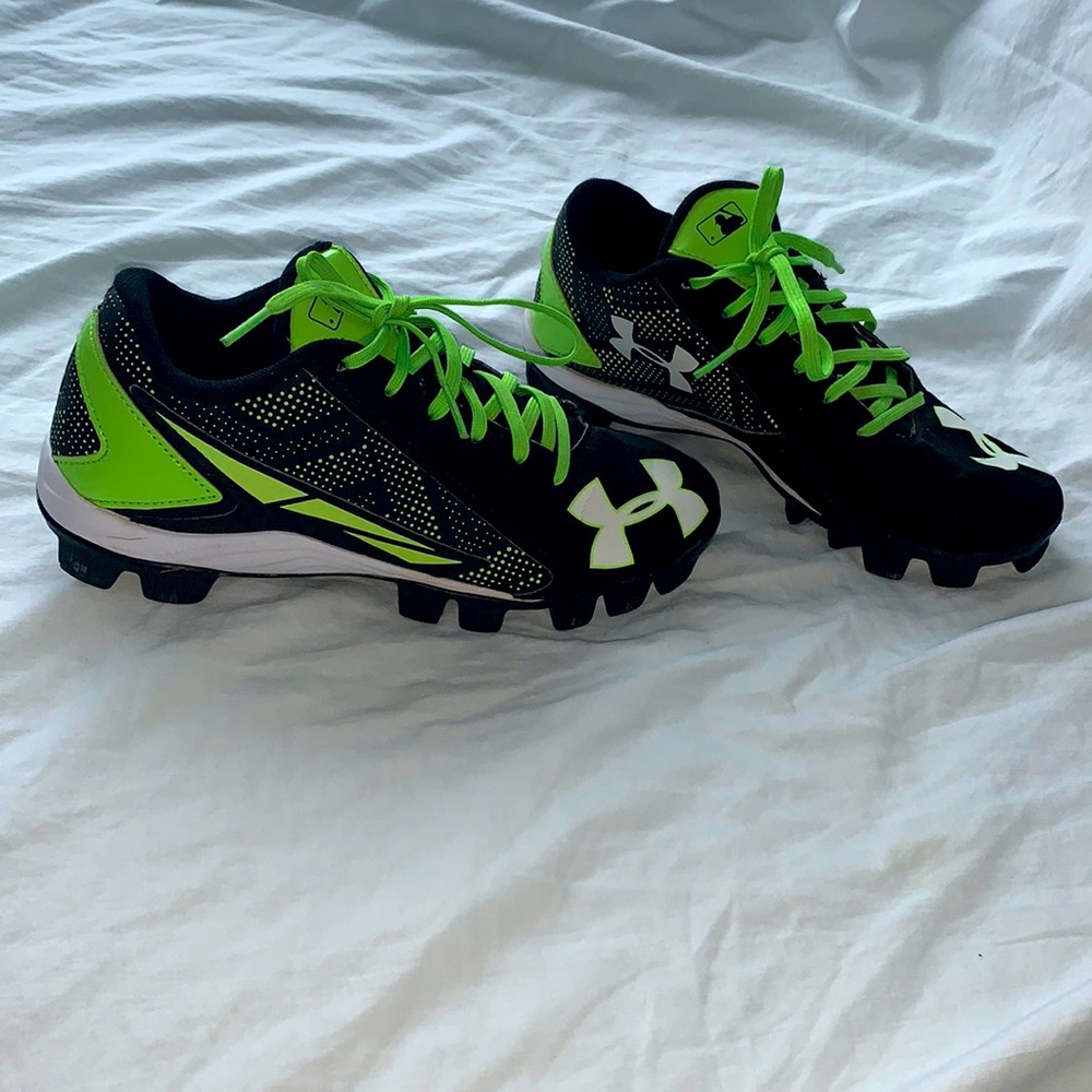 Youth under armor cleats